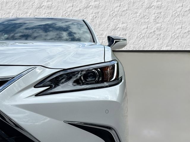 Used 2025 Lexus ES 350 w/ Premium Package image 9