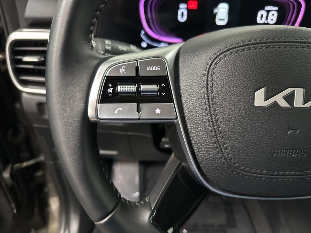 Used 2025 Kia Telluride S image 16