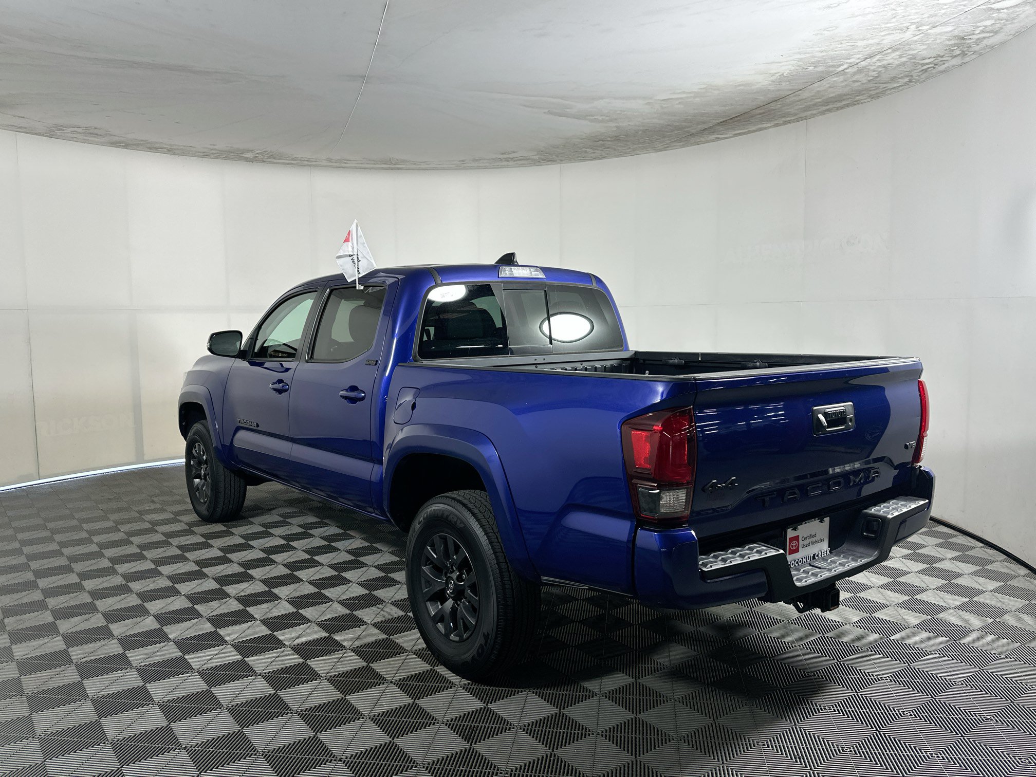 Used 2023 Toyota Tacoma SR5 w/ Technology Package AWD/4WD image 5
