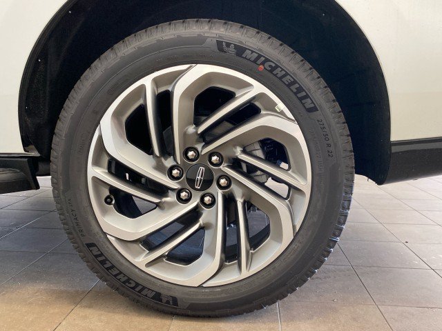 New 2027 Lincoln Navigator Premiere AWD/4WD image 27