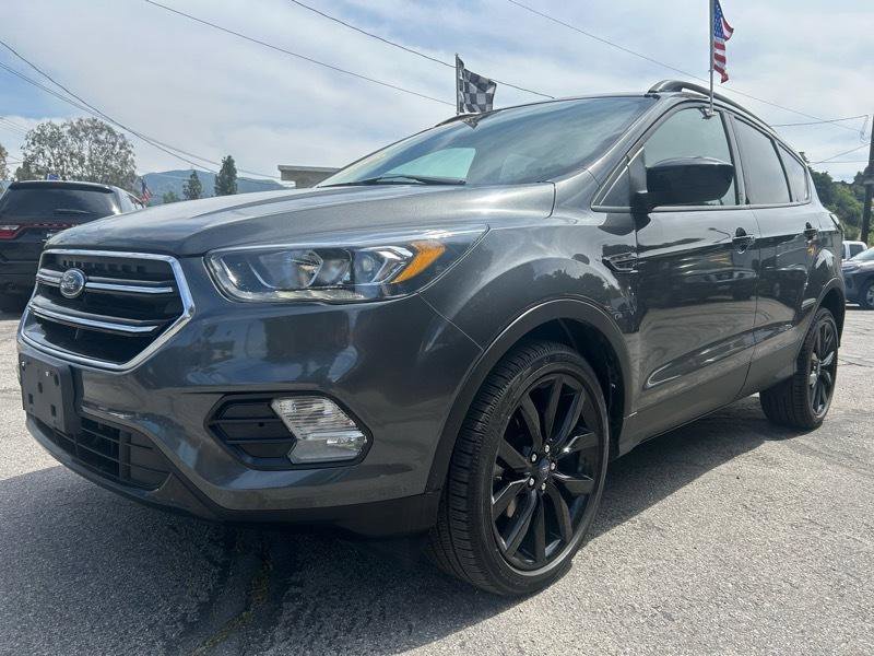 Used 2018 Ford Escape SE w/ SE Sport Appearance Package image 1