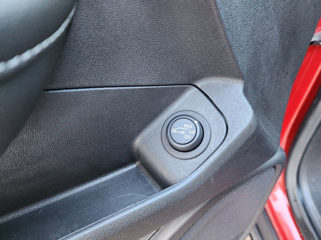 Used 2023 GMC Terrain SLE w/ Driver Convenience Package image 22