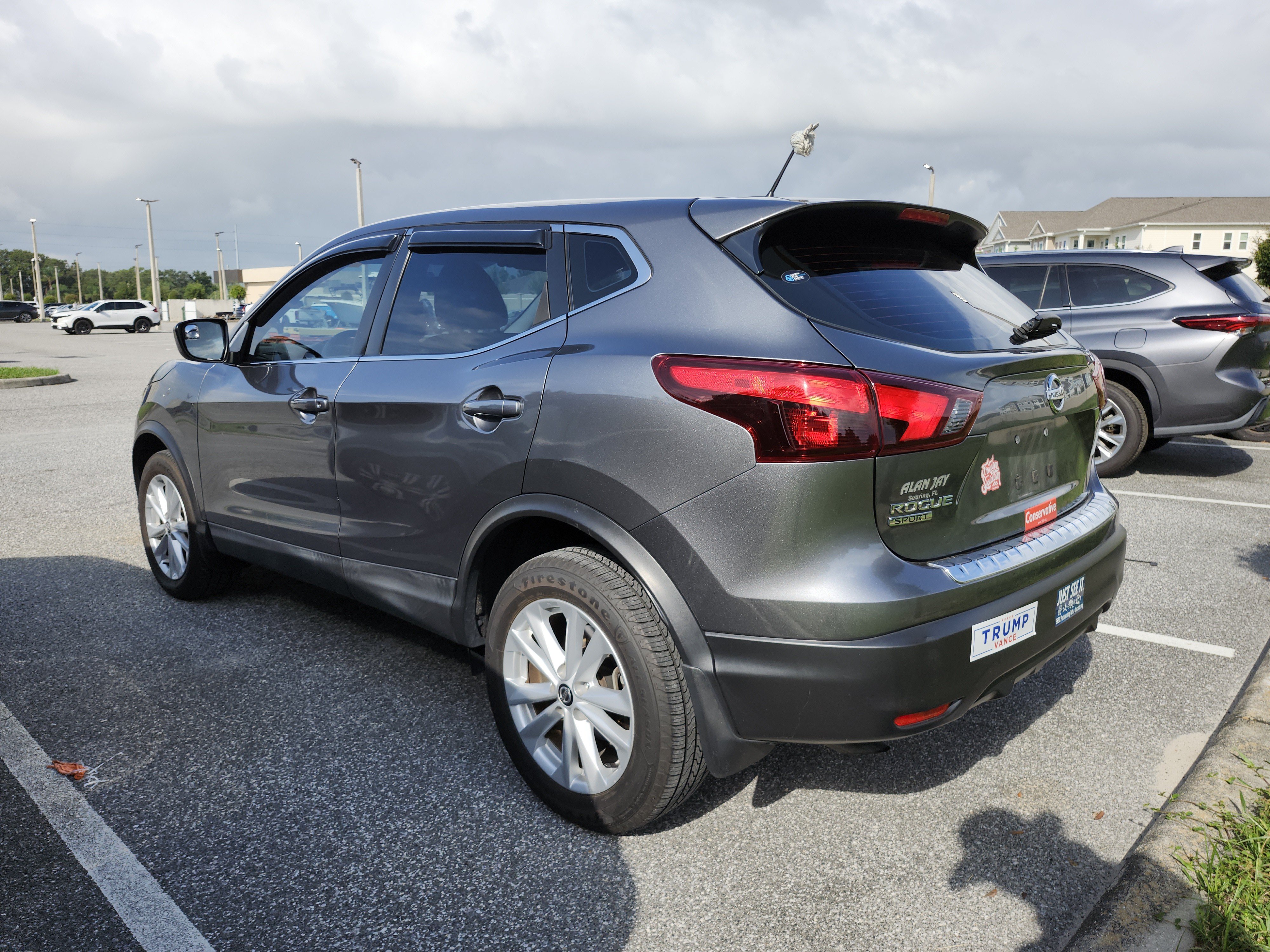 Used 2019 Nissan Rogue Sport S w/ Appearance Package FWD image 9