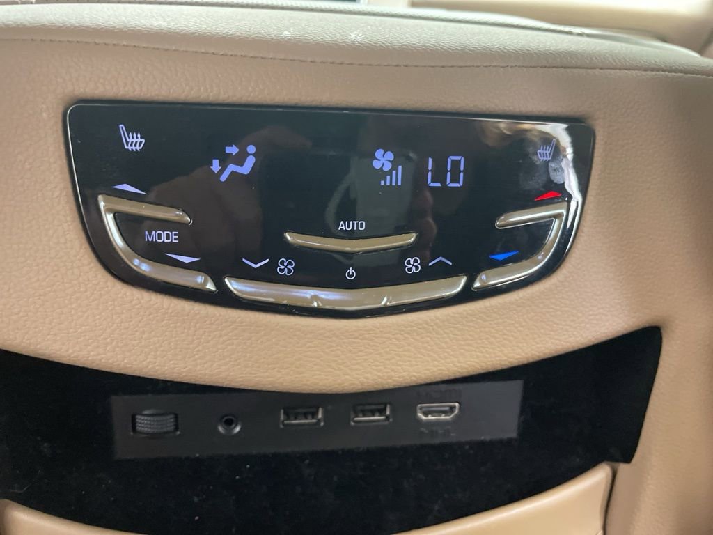 Used 2019 Cadillac Escalade ESV Platinum image 27