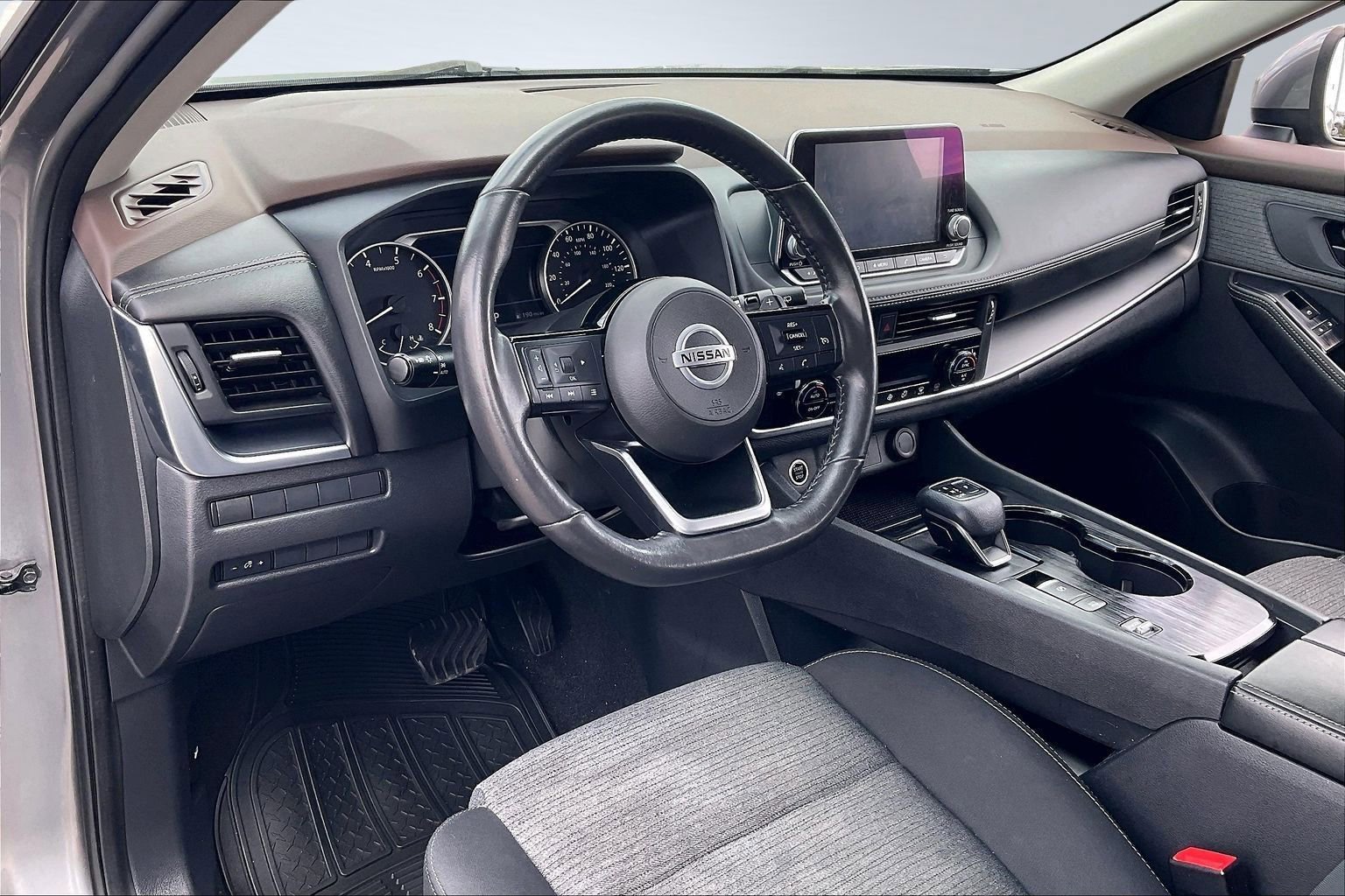 Used 2021 Nissan Rogue S image 12