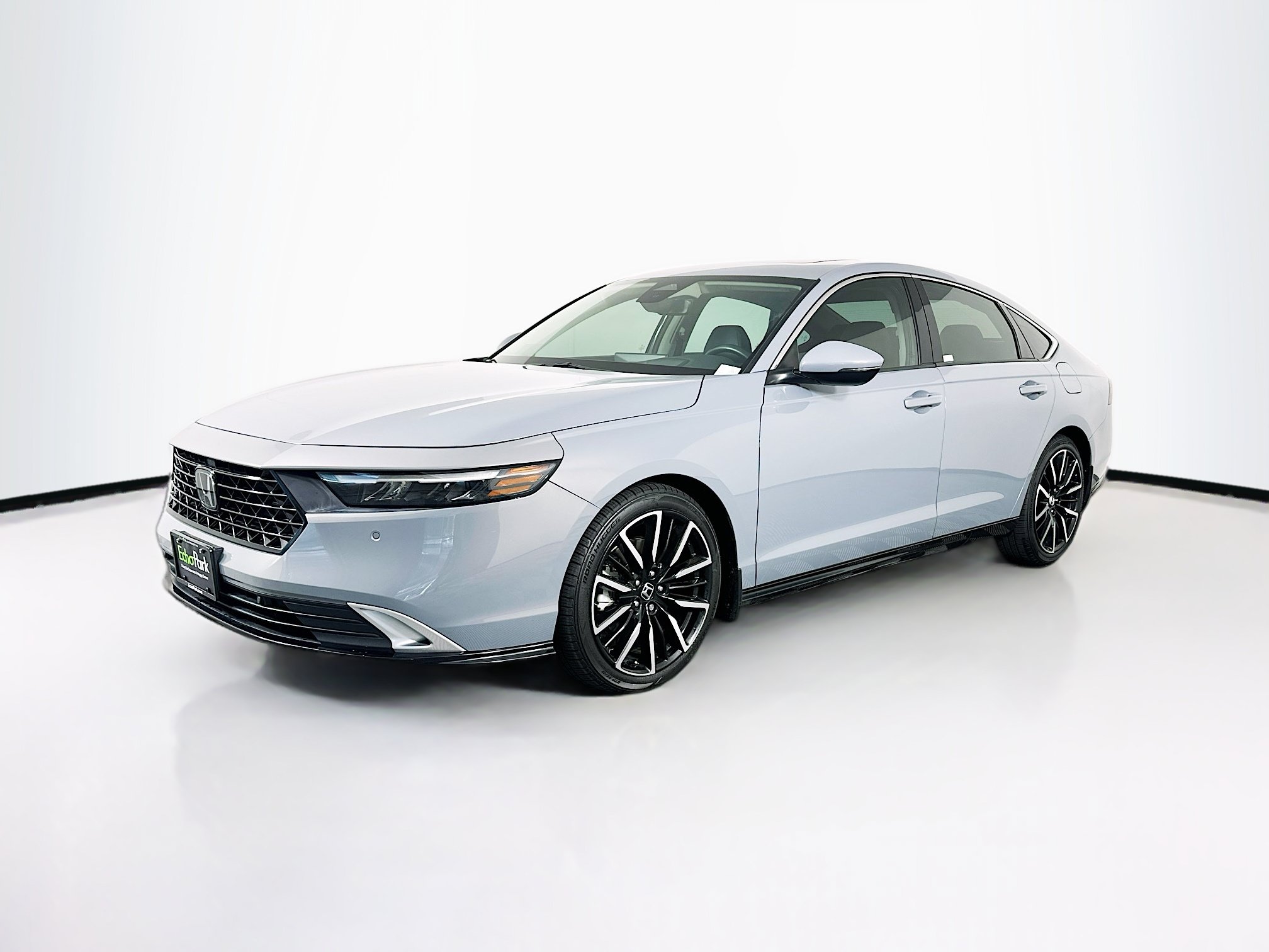 Used 2023 Honda Accord Touring image 3