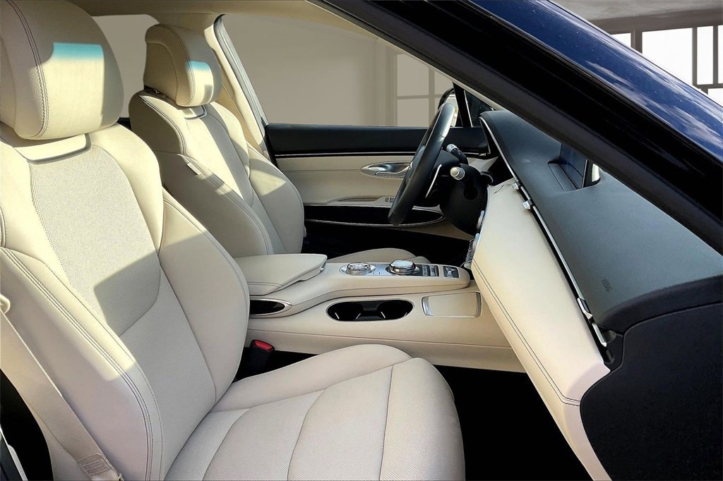 Used 2025 Genesis GV70 2.5T image 23