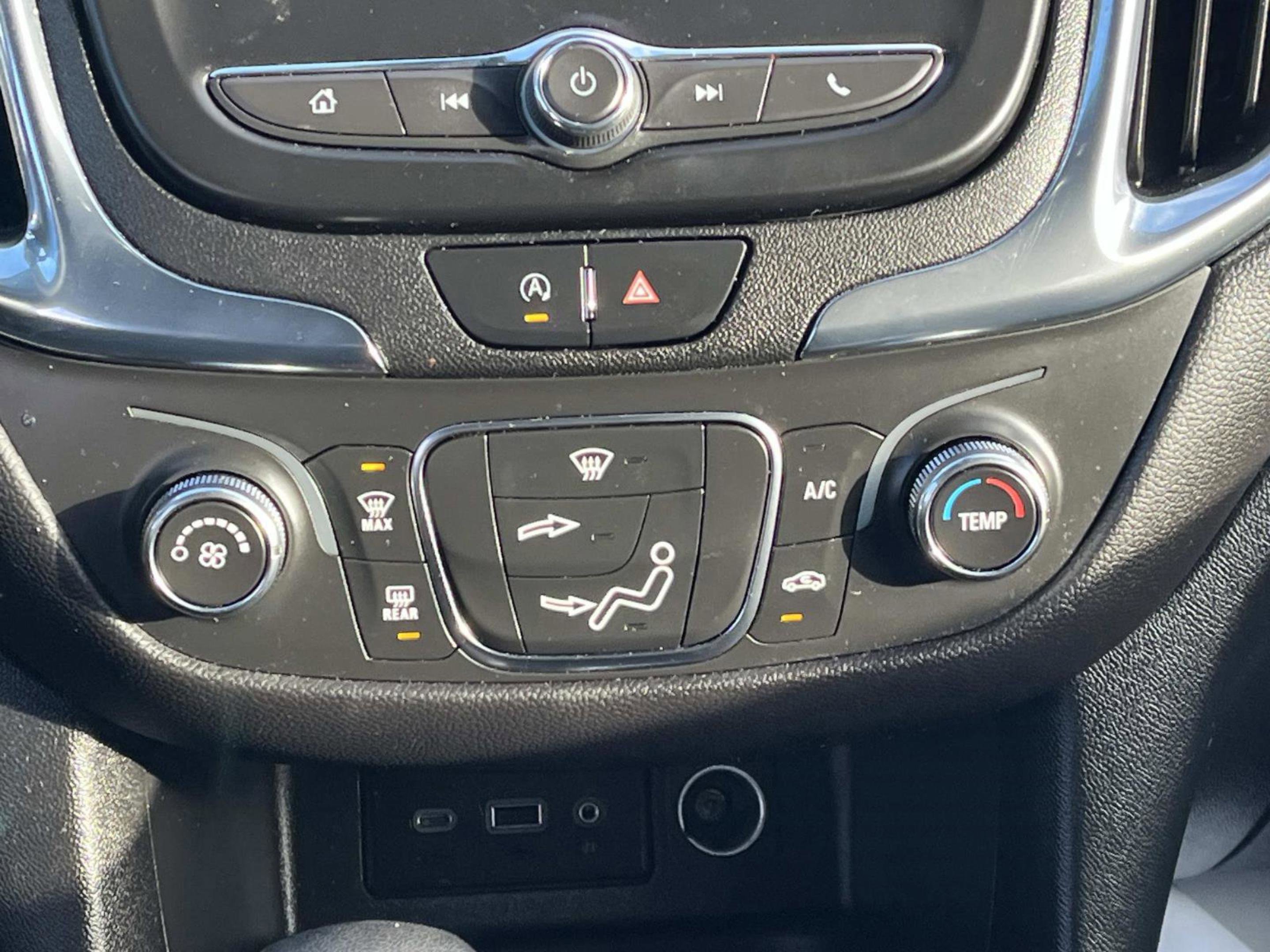 Used 2023 Chevrolet Equinox LT image 16