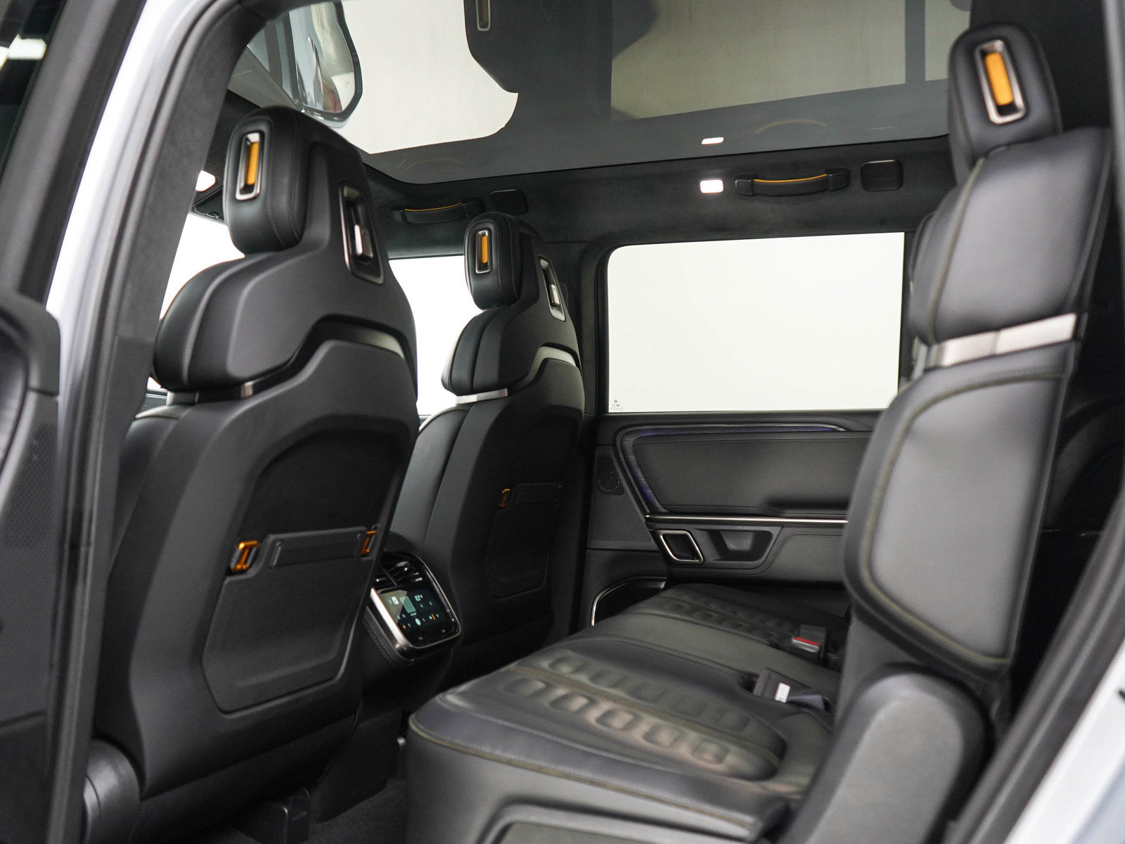 Used 2024 Rivian R1S Adventure Dual AWD/4WD image 19
