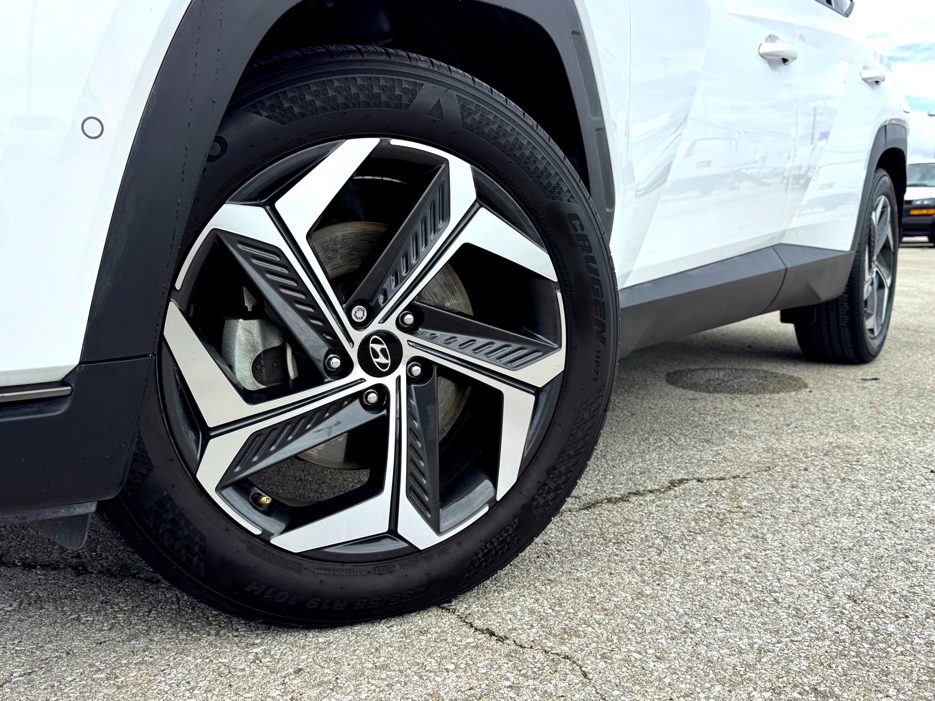 Used 2023 Hyundai Tucson Limited image 2