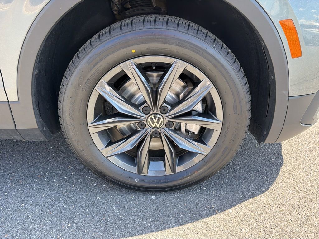 Used 2023 Volkswagen Tiguan SE FWD image 10