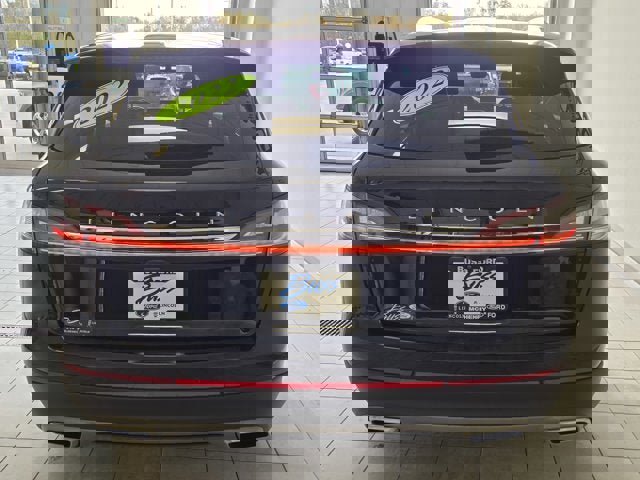 Used 2022 Lincoln Nautilus Reserve image 12