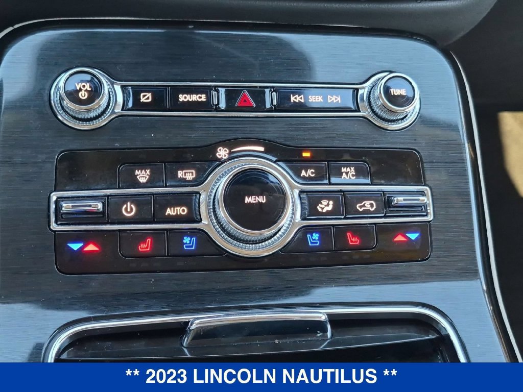 Used 2023 Lincoln Nautilus Reserve w/ Cargo Utility Package AWD/4WD image 28