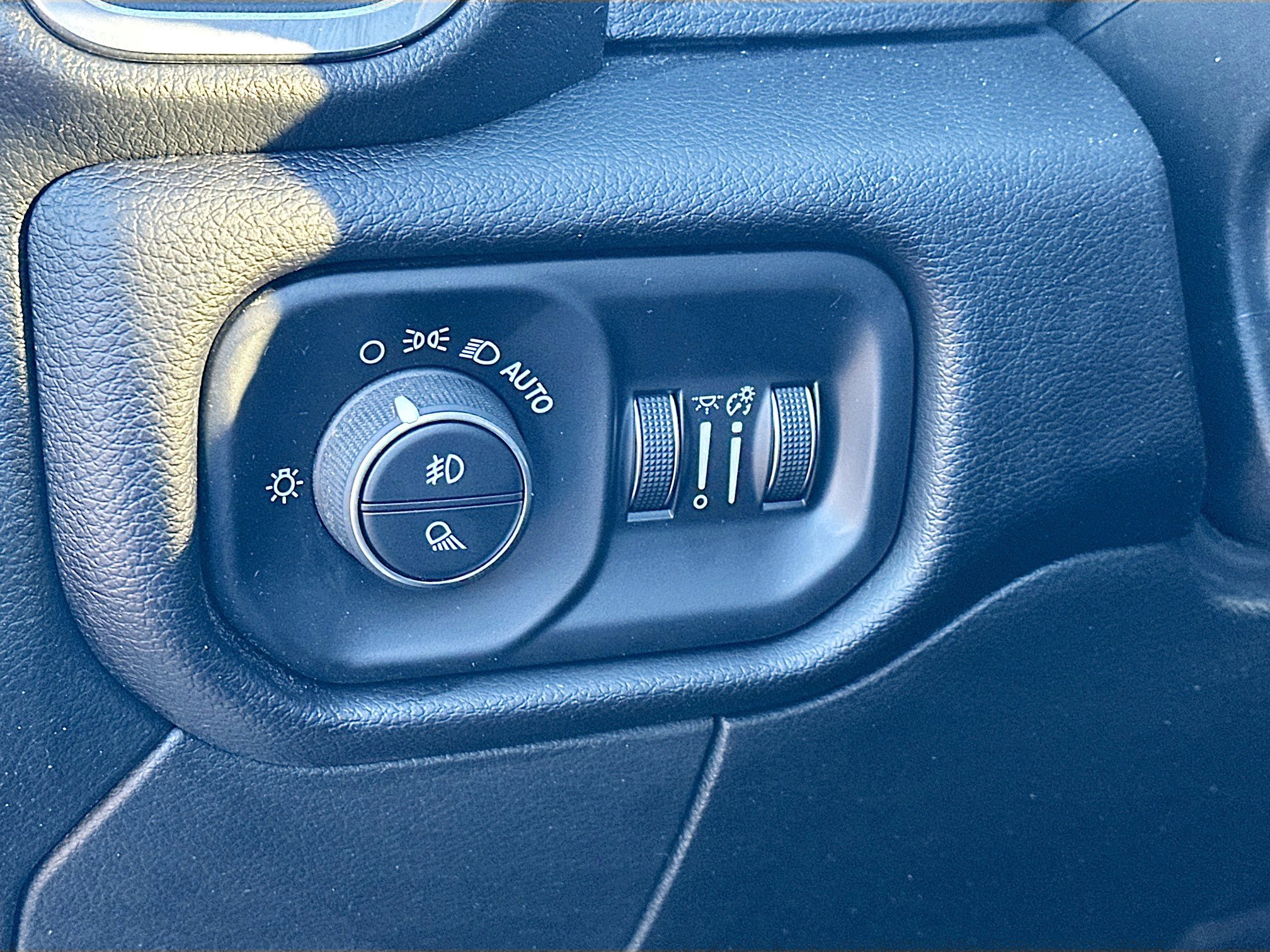 Used 2024 RAM 2500 Laramie image 17