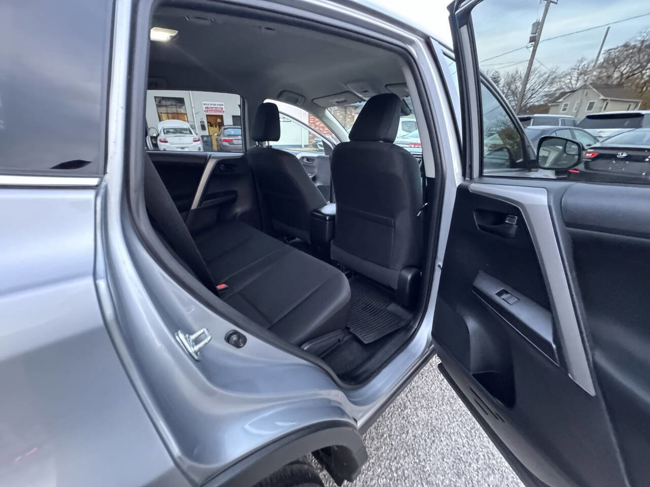 Used 2018 Toyota RAV4 LE w/ All Weather Liner Package image 52