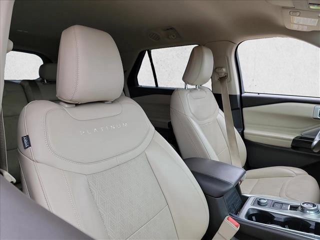 Used 2022 Ford Explorer Platinum w/ Equipment Group 601A AWD/4WD image 15