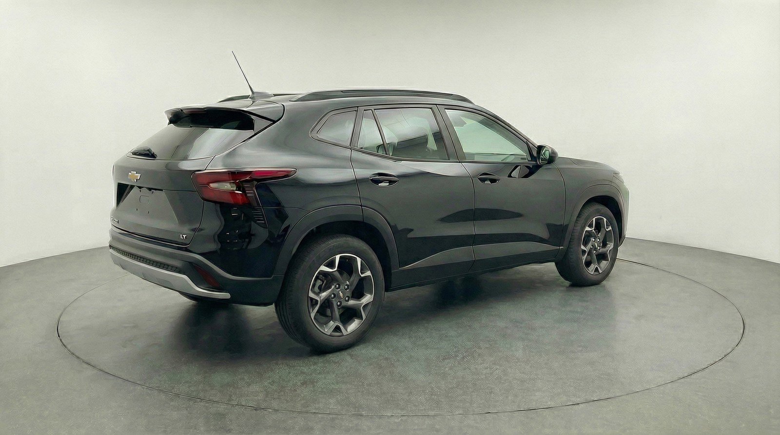 Used 2025 Chevrolet Trax LT w/ LT Convenience Package image 9