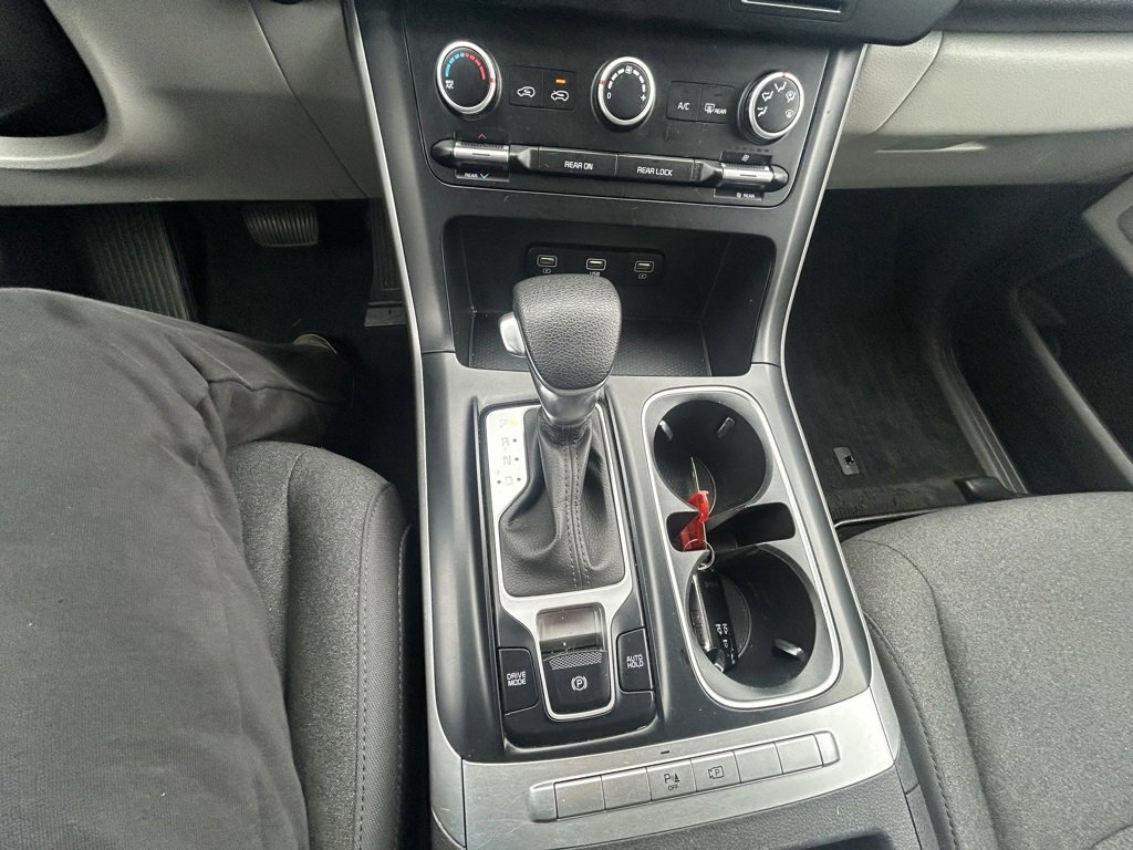 Certified 2023 Kia Carnival LX image 18