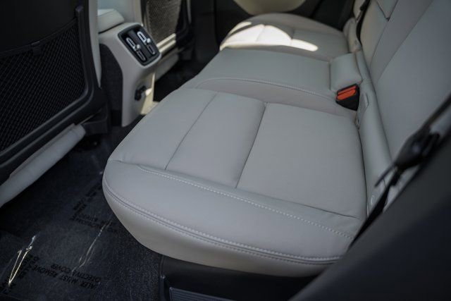 Used 2026 Volvo XC40 B5 Plus w/ Protection Package Premier AWD/4WD image 29