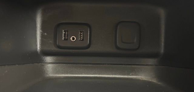 Used 2018 Chevrolet Equinox LT image 32