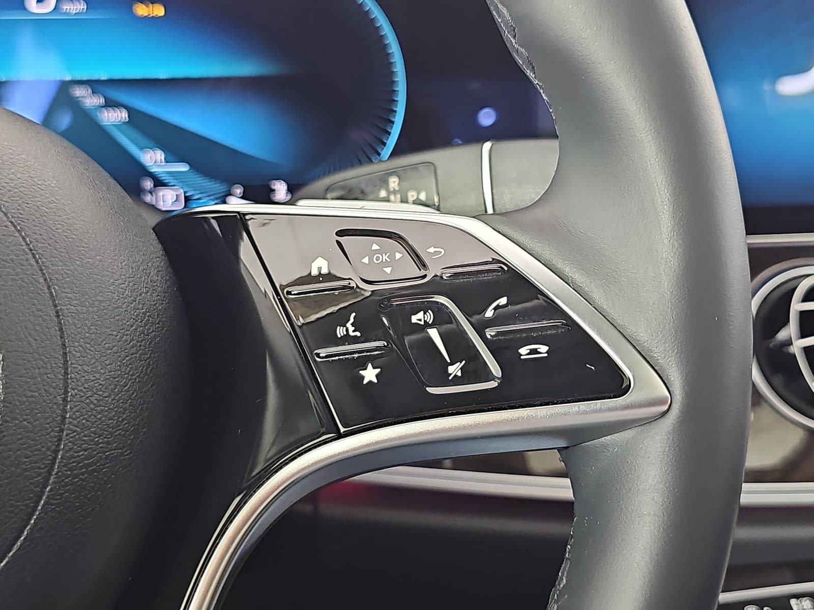 Used 2023 Mercedes-Benz E 350 Sedan image 18