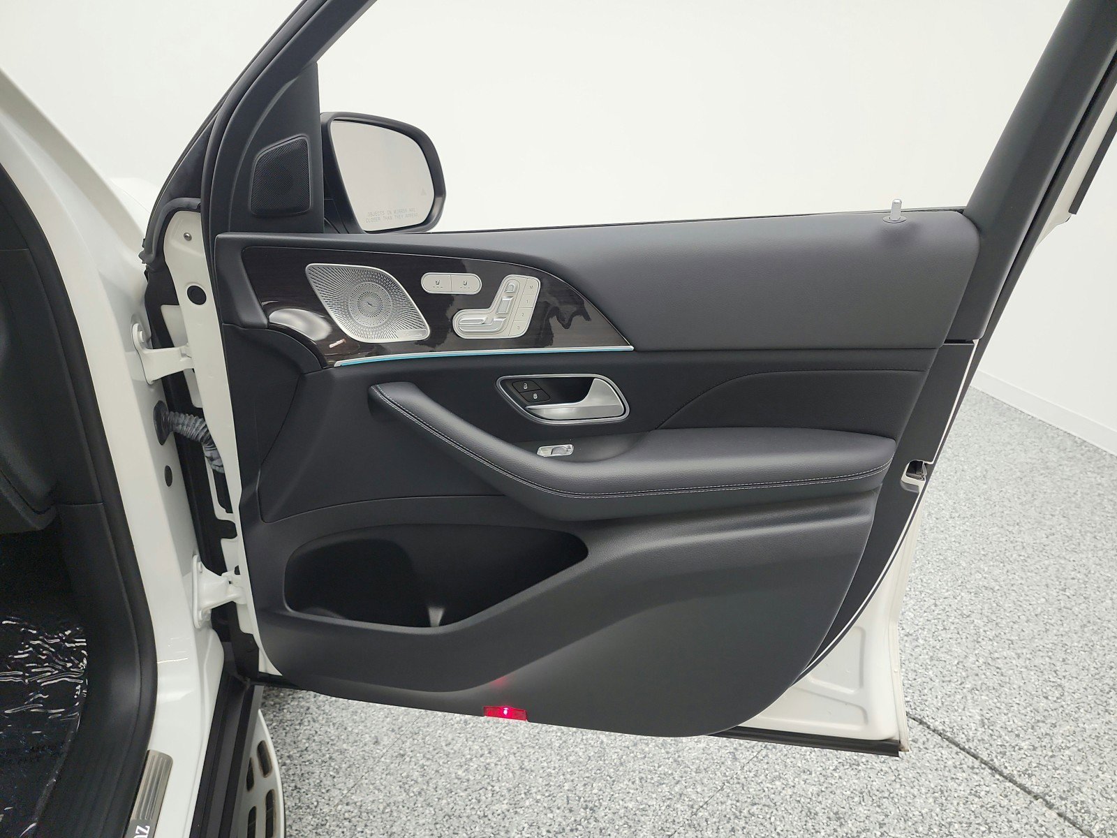 Used 2023 Mercedes-Benz GLS 450 4MATIC image 22