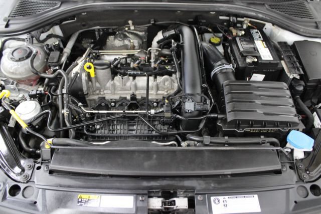 Used 2019 Volkswagen Jetta R-Line w/ R-Line Cold Weather Package FWD image 31