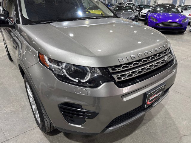 Used 2017 Land Rover Discovery Sport SE image 29
