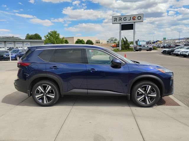 Used 2025 Nissan Rogue SL w/ Tech Package AWD/4WD image 4