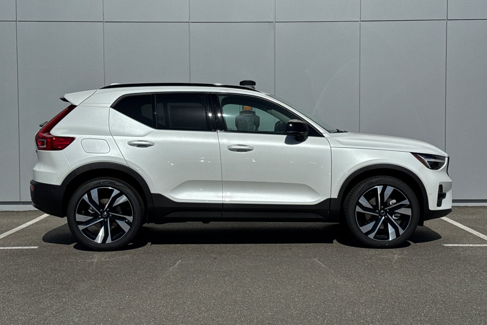 New 2026 Volvo XC40 B5 Ultra w/ Protection Package Premier AWD/4WD image 6