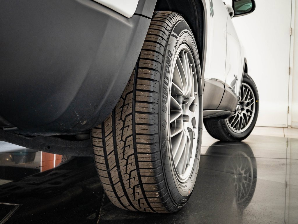 Used 2019 Jeep Cherokee Limited image 40