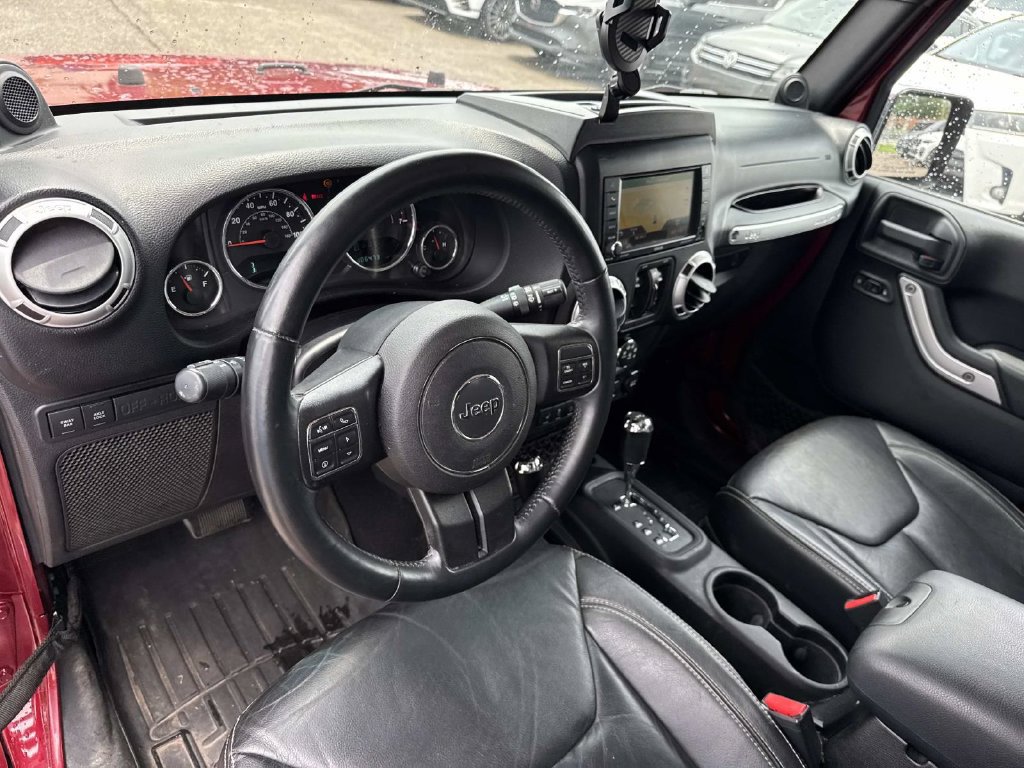 Used 2013 Jeep Wrangler Unlimited Rubicon w/ Connectivity Group AWD/4WD image 19