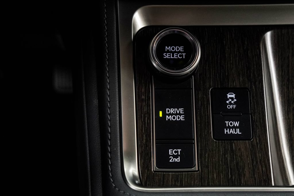 Used 2024 Lexus GX 550 w/ Accessory Package (2T) AWD/4WD image 30