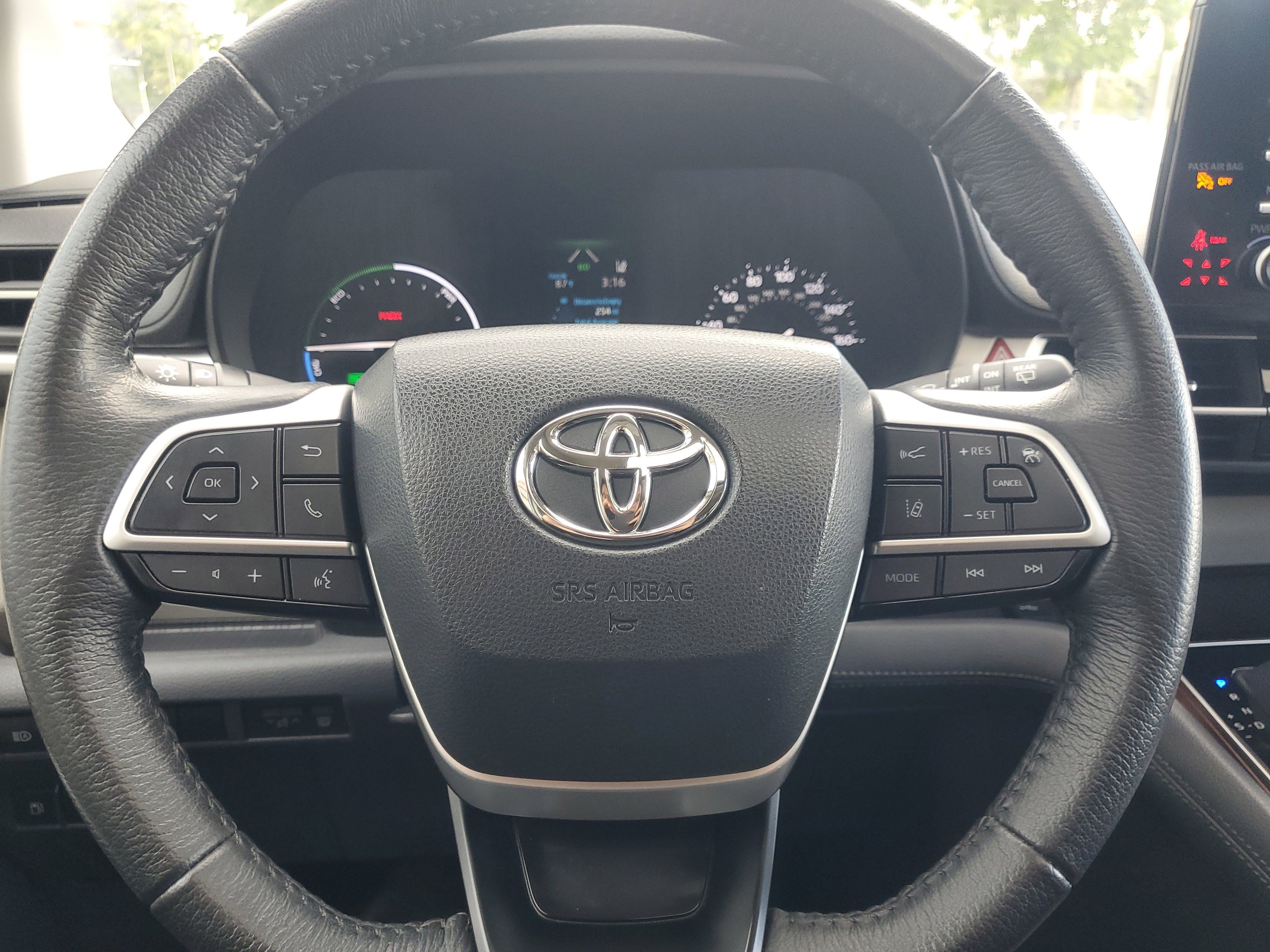 Used 2023 Toyota Sienna XLE image 23