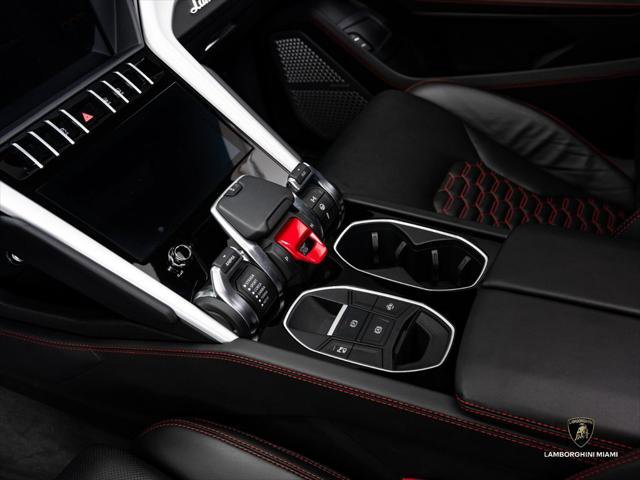 Used 2019 Lamborghini Urus AWD/4WD image 29