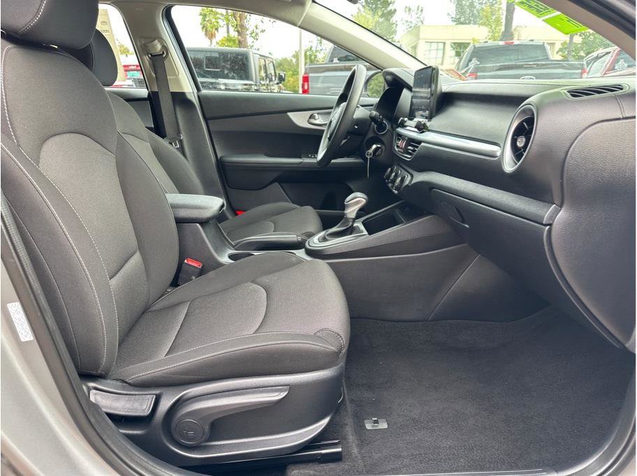 Used 2024 Kia Forte LXS image 11