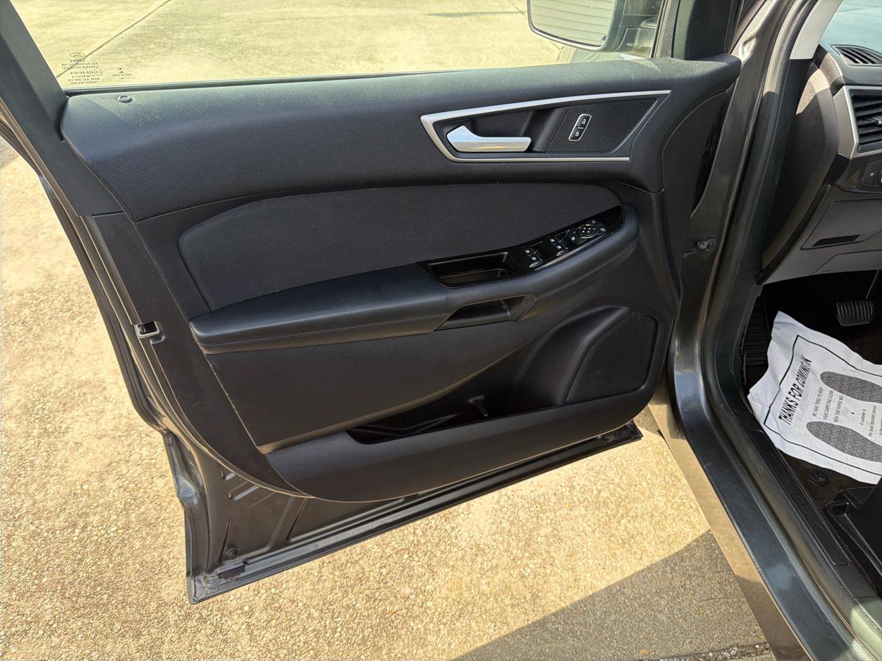 Used 2019 Ford Edge SEL FWD image 15