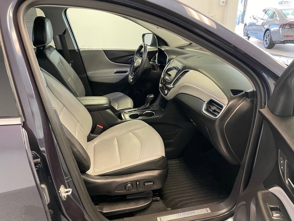 Used 2018 Chevrolet Equinox Premier w/ LPO, Cargo Package image 14