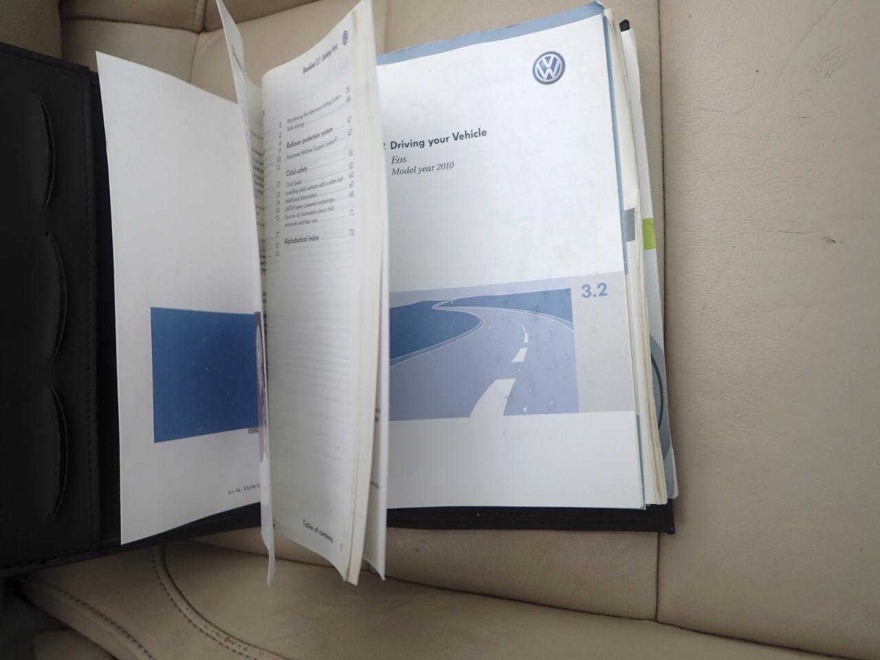Used 2010 Volkswagen Eos Lux FWD image 29