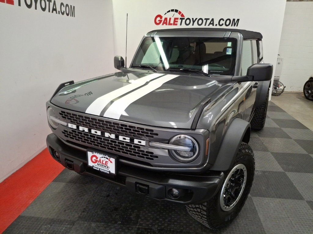 Used 2022 Ford Bronco Badlands w/ Sasquatch Package image 2