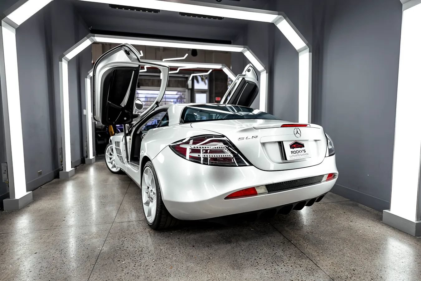Used 2006 Mercedes-Benz SLR image 8