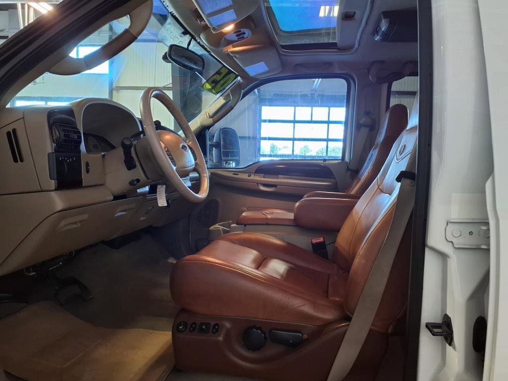 Used 2005 Ford F250 Lariat image 19