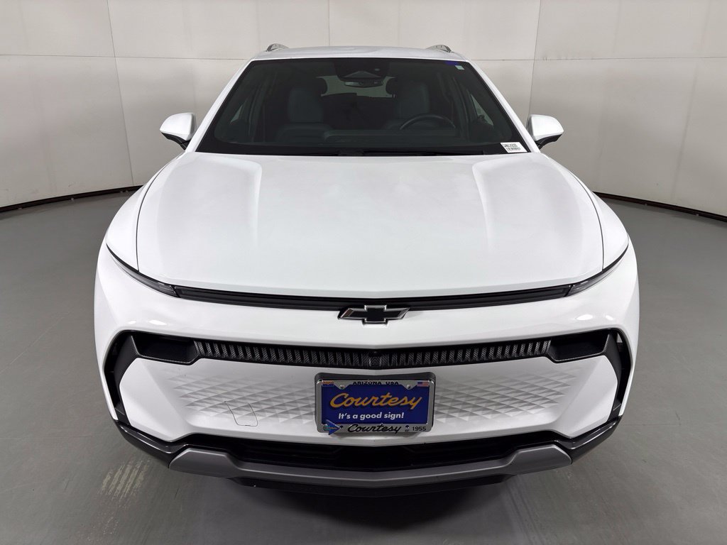 Used 2024 Chevrolet Equinox EV LT w/ LPO, Active Package FWD image 3