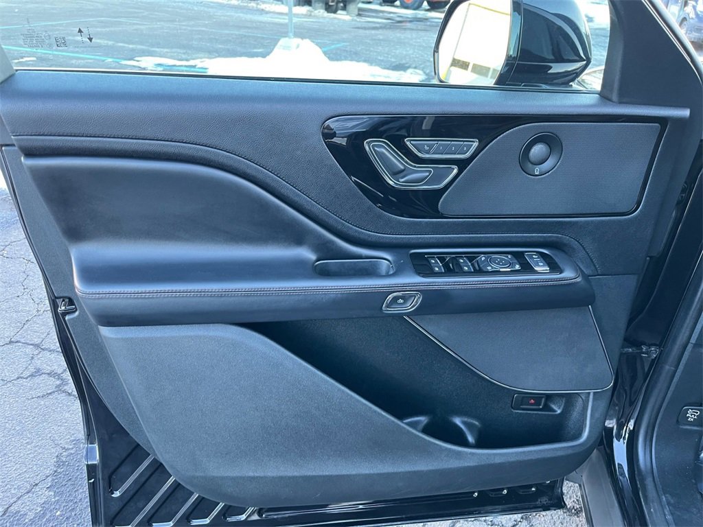 Used 2020 Lincoln Aviator Reserve w/ Equipment Group 201A image 21