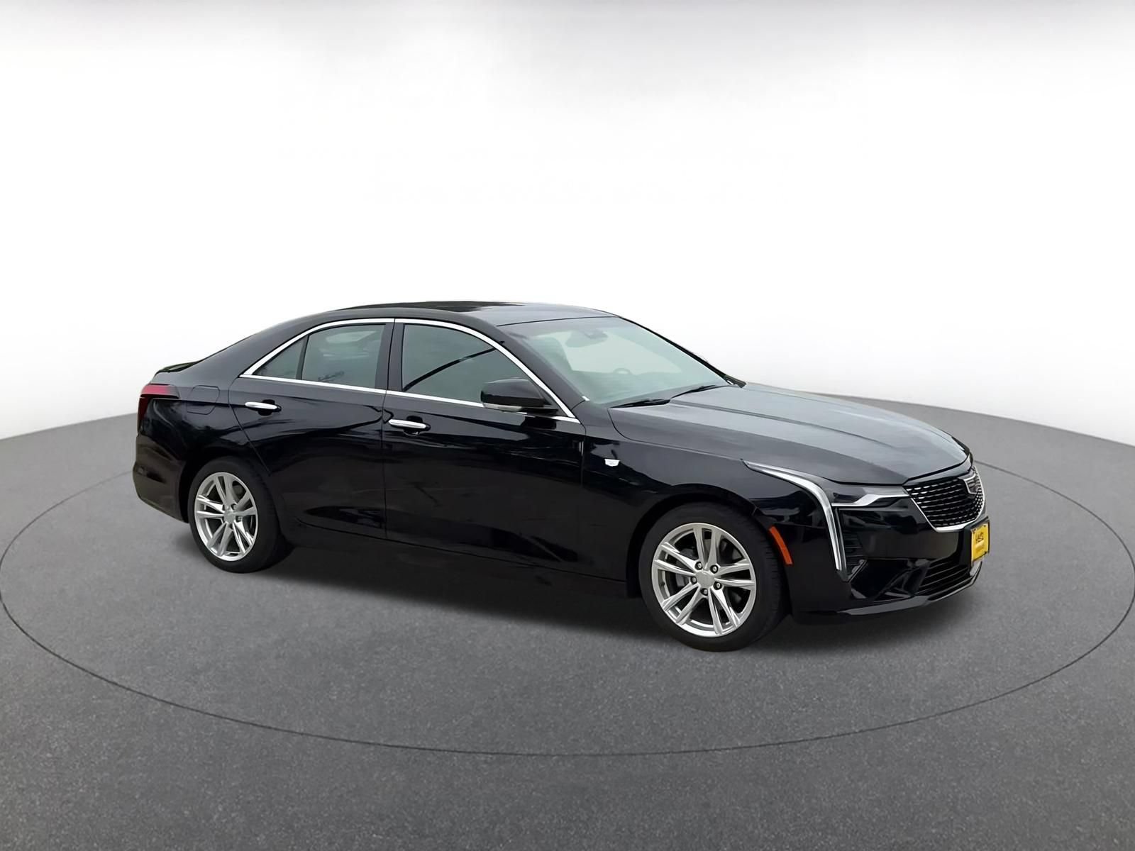 Used 2026 Cadillac CT4 Luxury RWD image 2