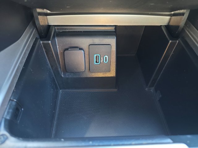 Used 2020 Ford Explorer XLT RWD image 35