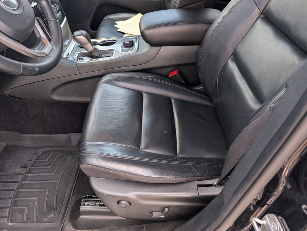 Used 2022 Jeep Grand Cherokee Limited AWD/4WD image 17