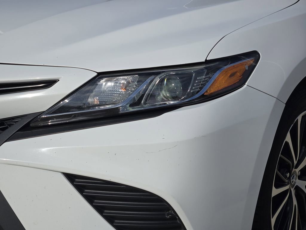 Used 2020 Toyota Camry SE image 10