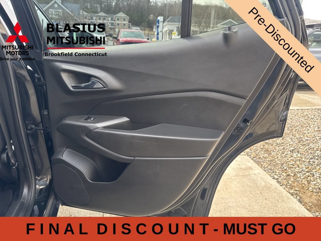 Used 2024 Chevrolet Trax LS FWD image 35