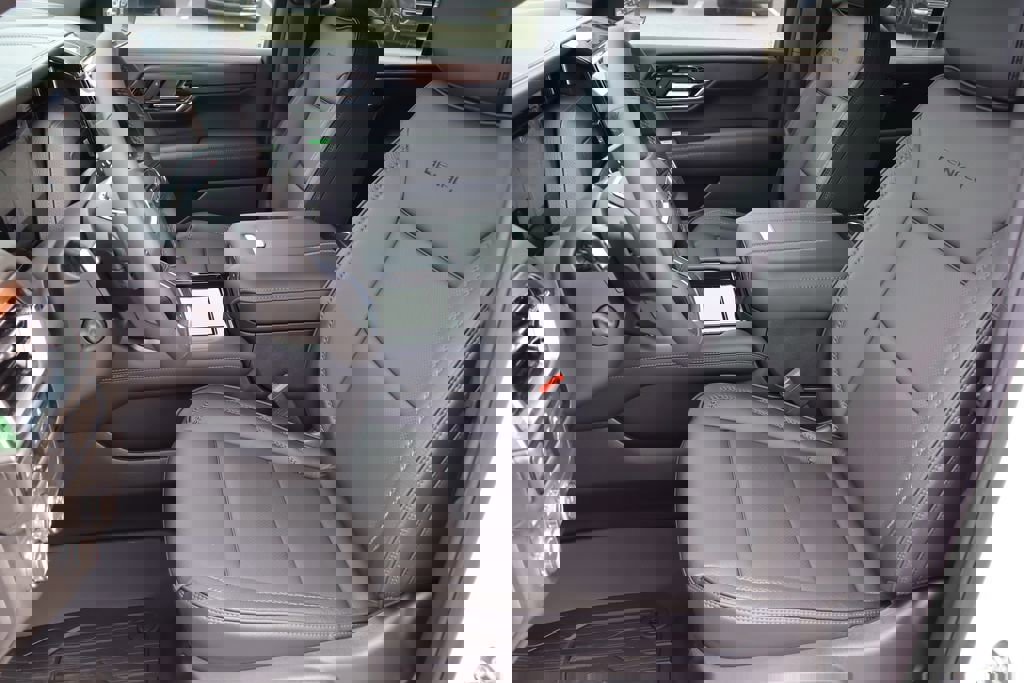 New 2026 GMC Yukon Denali w/ Sun & Power Step Package image 13